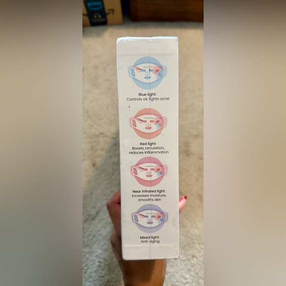 Derm Rays LED Mask - Picture 3 of 3